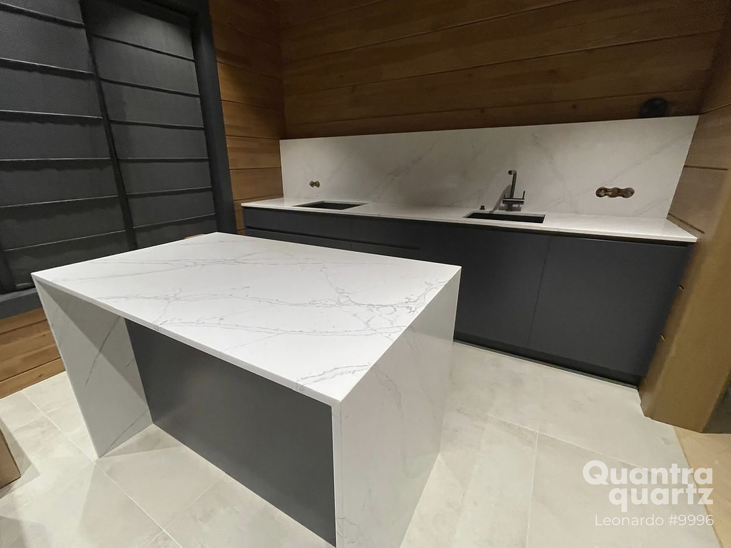 Quantra Quartz Leonardo 9996