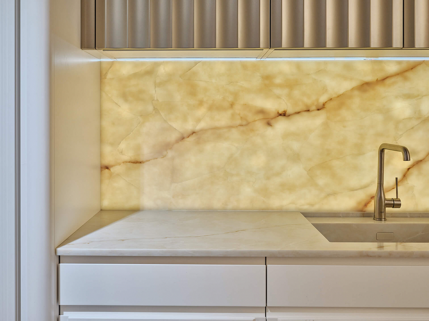 Aleph Stone A96 IVORY GLACE
